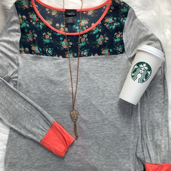 Rue 21 Cross Back Flirty Navy Floral Grey Top Size Medium - Picture 2 of 8